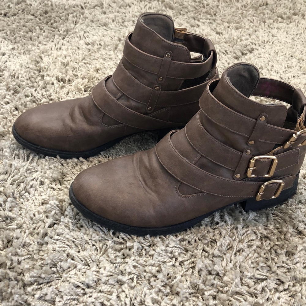 Pink and Pepper booties